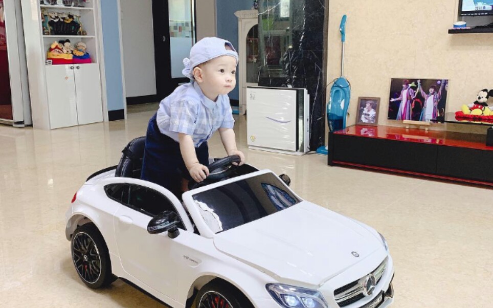 190506律喜ins视频 赞儿开车车啦