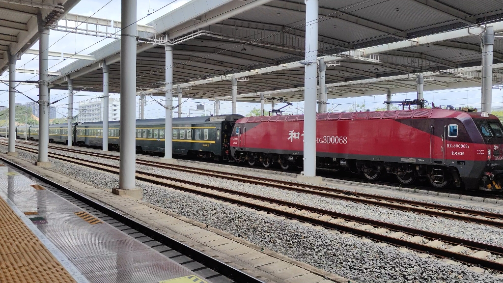 hxd3d-0068牵引z6进南宁东站