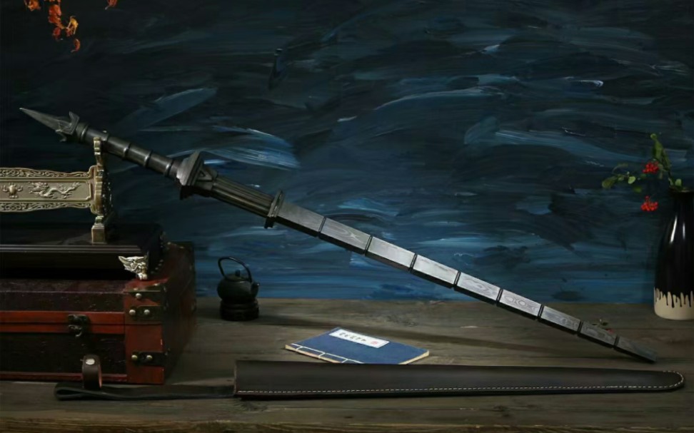 亢龙锏,最威严的兵器,把"砸"这个字发挥到了极致,古代重甲基本是劈不