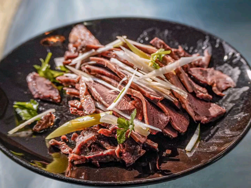 舌尖上的郑州一一鸵鸟宴