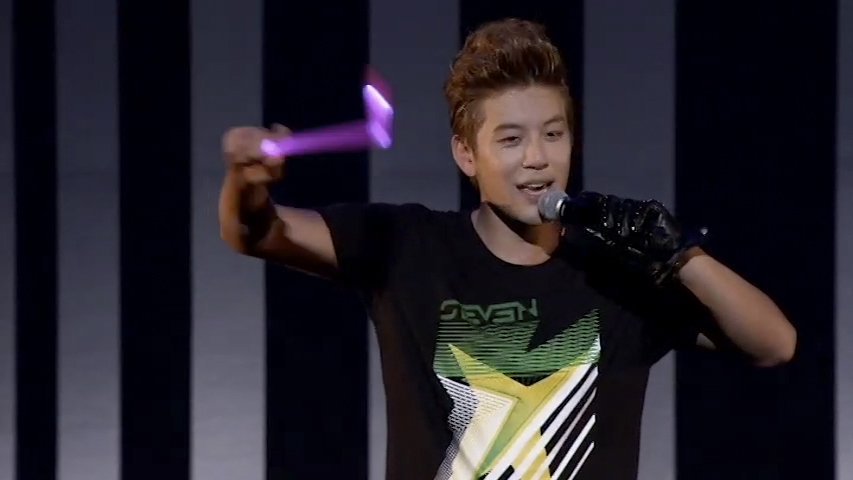 [图]SE7EN「光 - 2012 CONCERT IN JAPAN ver.」