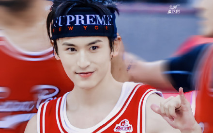 张哲瀚超级企鹅篮球赛cut打得不好请指教