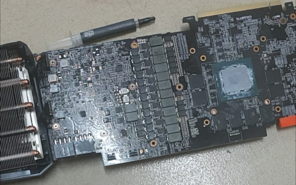 技嘉2070super超级雕拆解