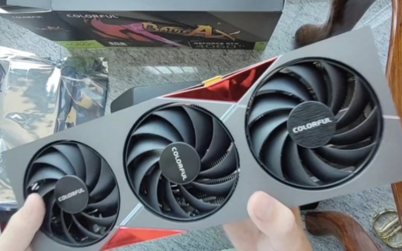 七彩虹4060ti战斧豪华版开箱 第一次买显卡,记录一下