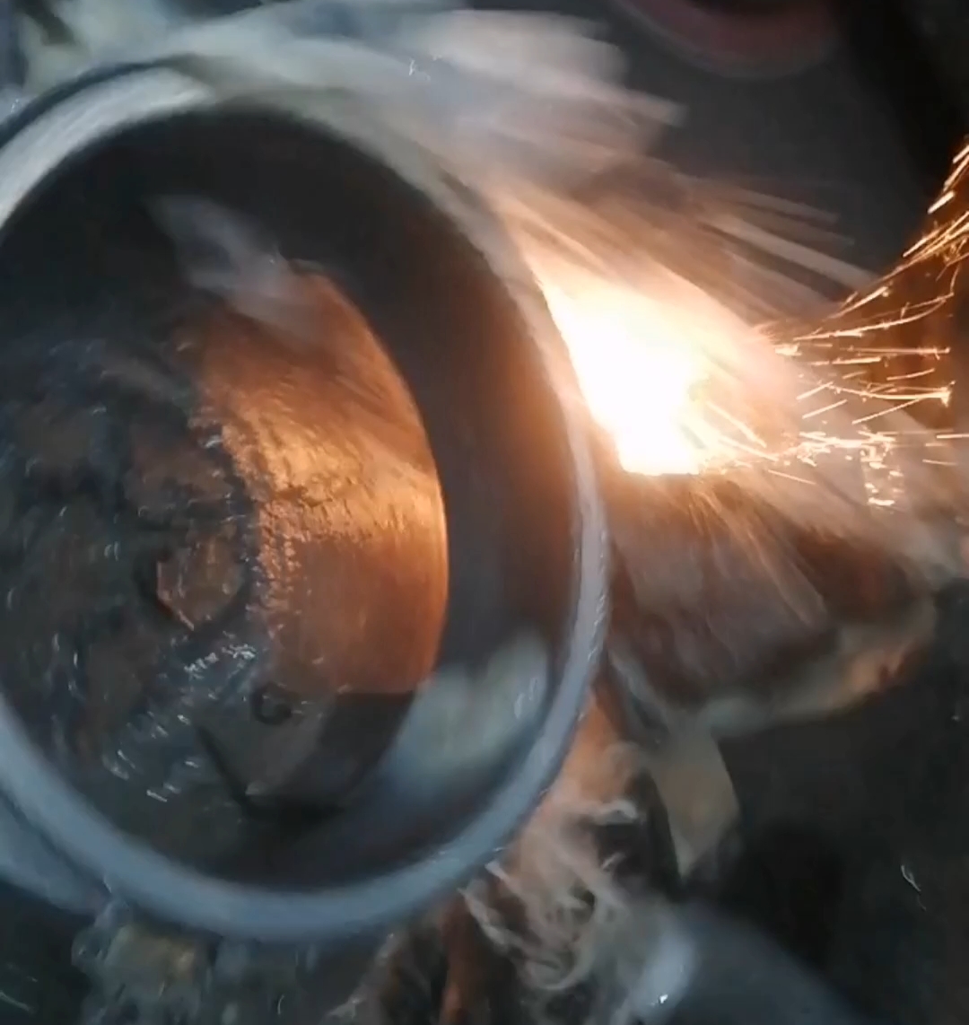 轴承内外套圈生产加工中工厂生产中运转世界大国龙腾龙出东方腾达天下