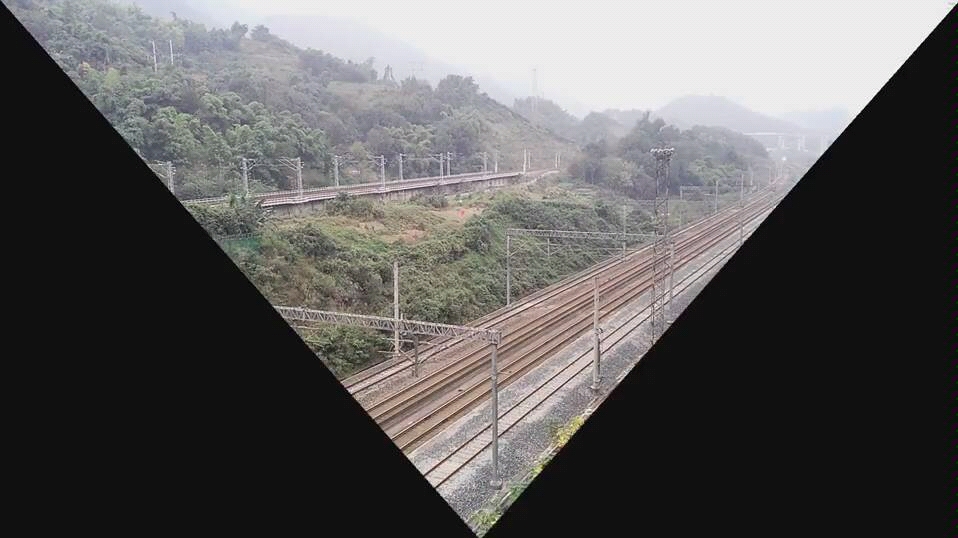 hxd1d牵引客车z95次列车通过蔡家车站