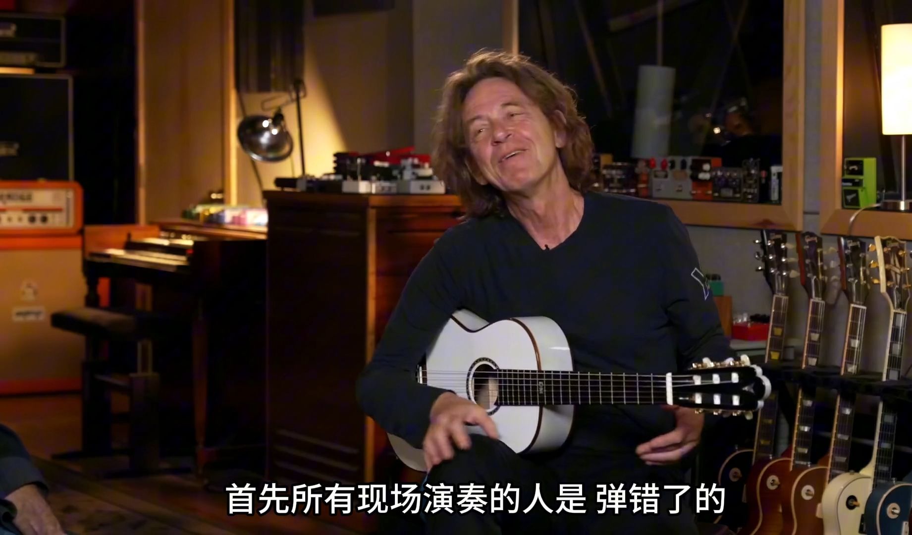 [图]「中字」"Shape of My Heart" 的作者解释曲子真正的弹法｜Dominic Miller