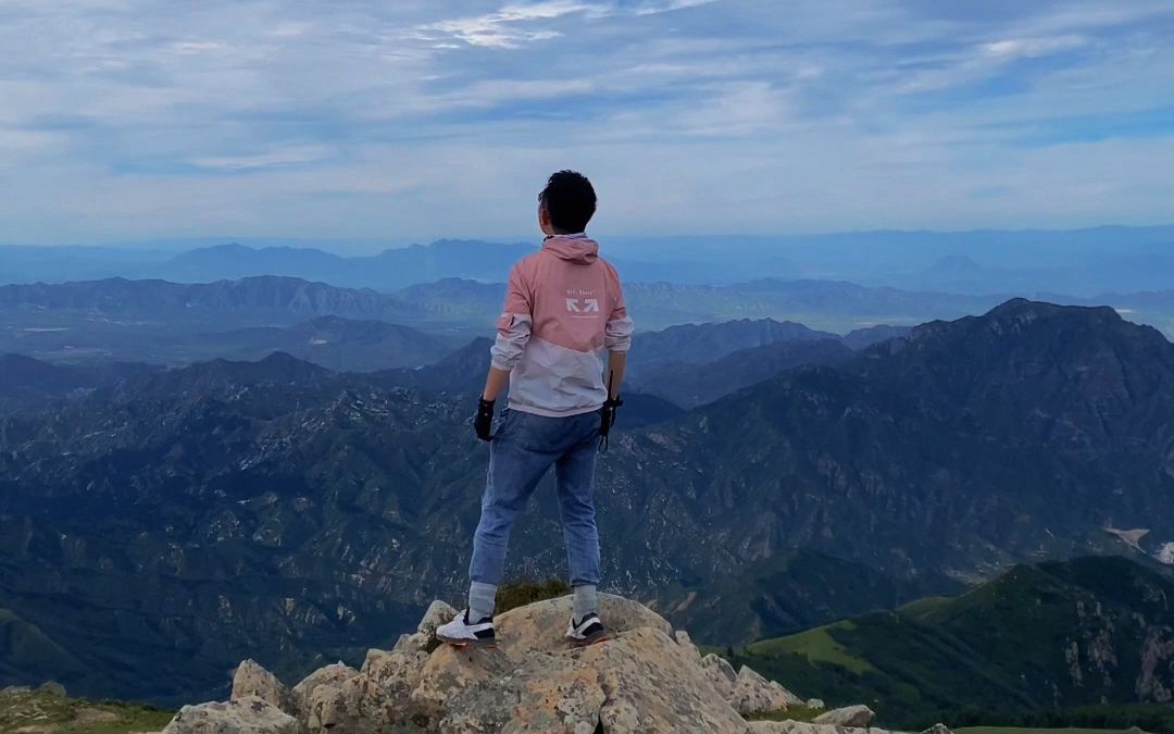 [图]在北京最高峰——东灵山诵陈子昂《登幽州台歌》