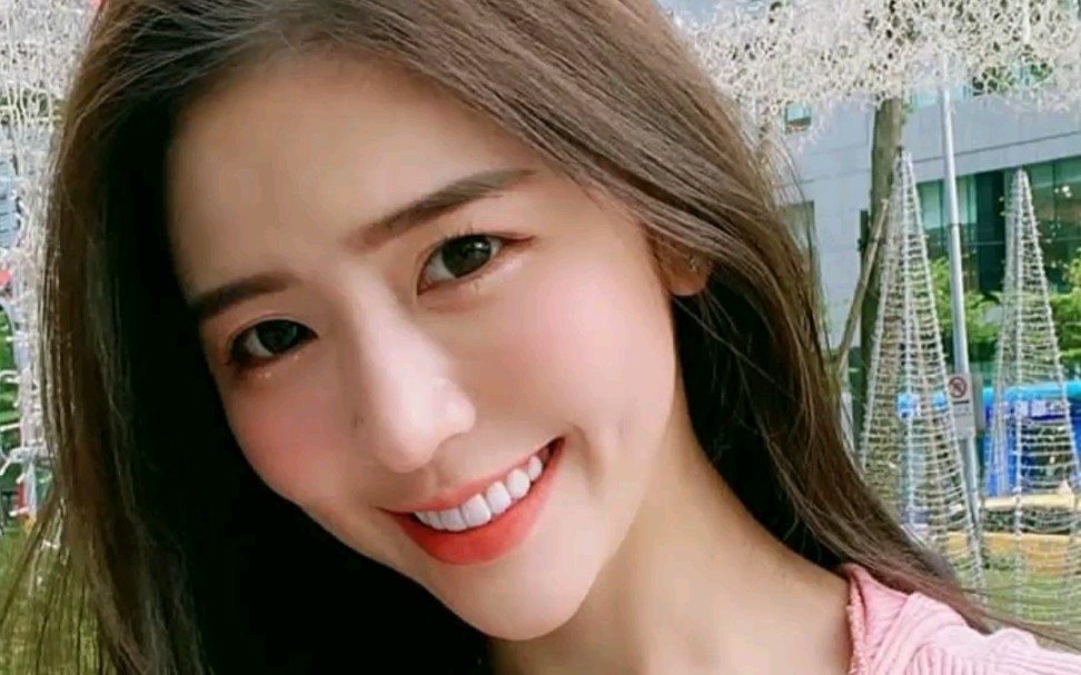 爱笑的美女