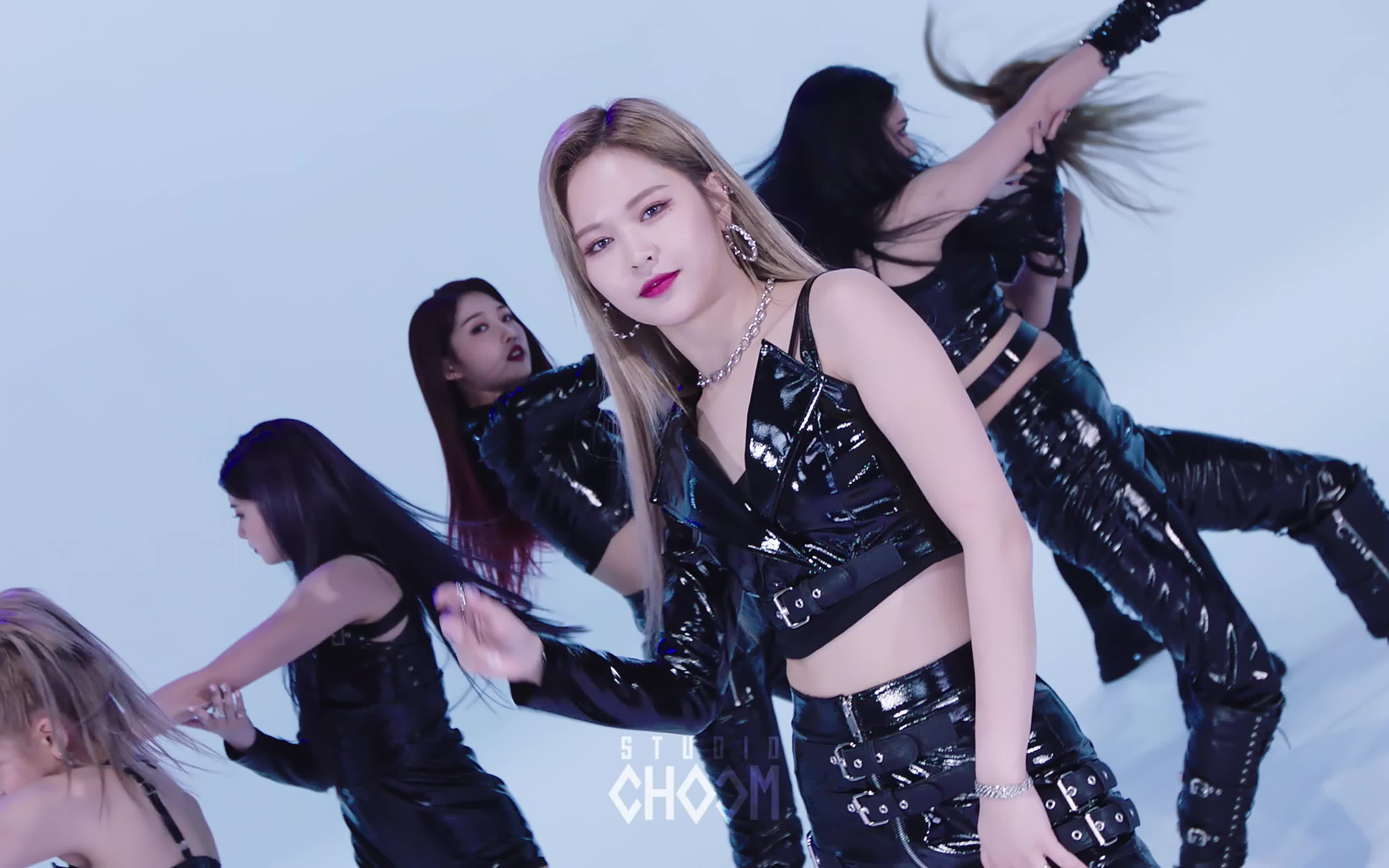 everglow la di da (4k)舞蹈版mv 3p  接力_哔哩哔哩 (゜-゜)つロ