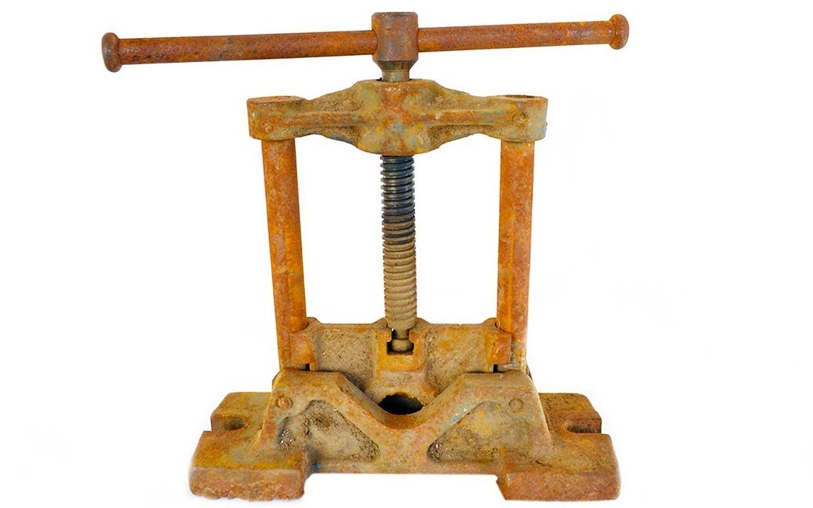 【工具翻新】锈蚀的螺旋压力机翻新