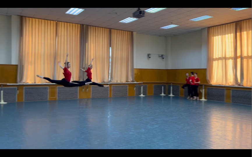 北京舞蹈学院古典舞系19级 基训期末考试——【摆腿跳组合】