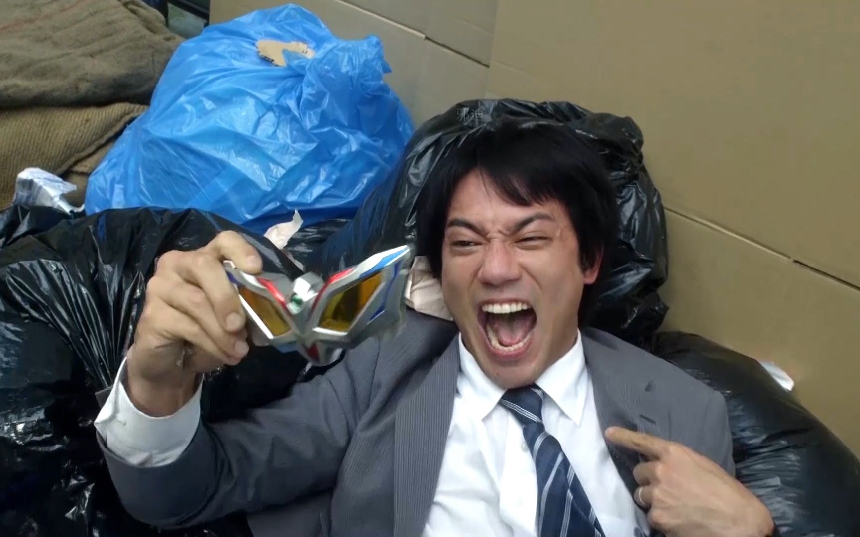 盘点人间体被迫变身的六大名场面!令人:赛罗你不要过来啊!