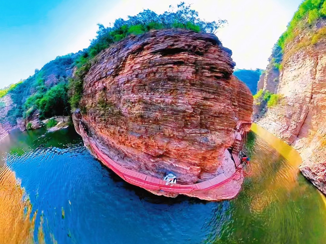 山西黎城太行赤壁悬流