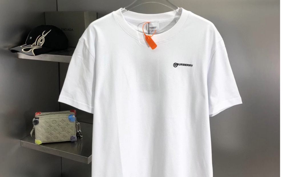 说一下高仿bbr巴宝莉徽标刺绣棉质 短袖t 恤衫