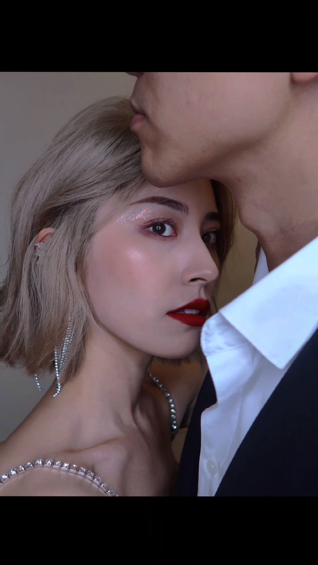 喉结照 锁骨照 情侣腿 热门拍照今天都给你们安排上!