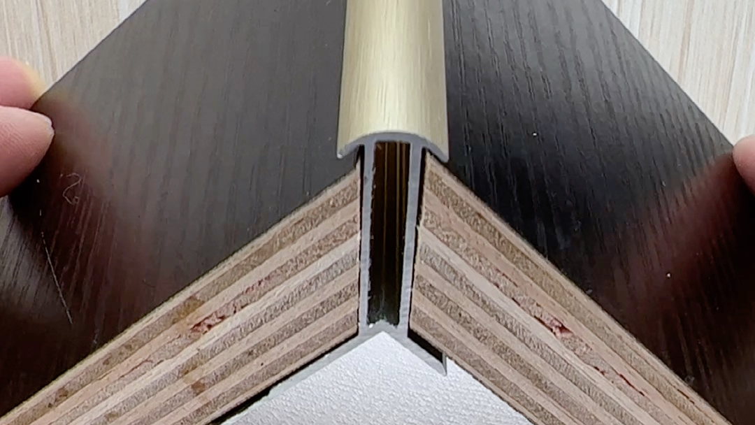 铝合金装饰线条,源头工厂,适用于3-18mm厚度板收口线,拼接线,踢脚线