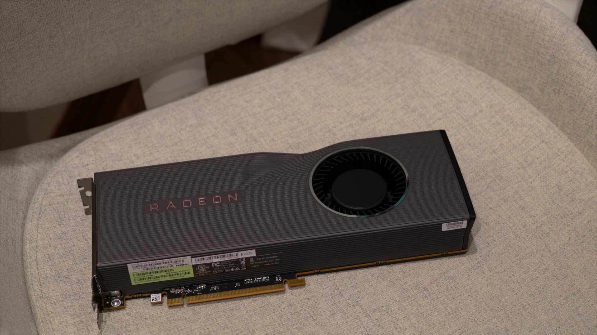 首发rx5700xt公版开箱_哔哩哔哩 (゜-゜)つロ 干杯~-bilibili