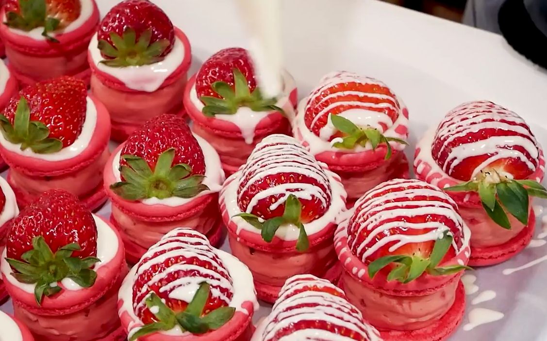 韩国街头小吃——饭后来个草莓酸奶马卡龙,美滋滋