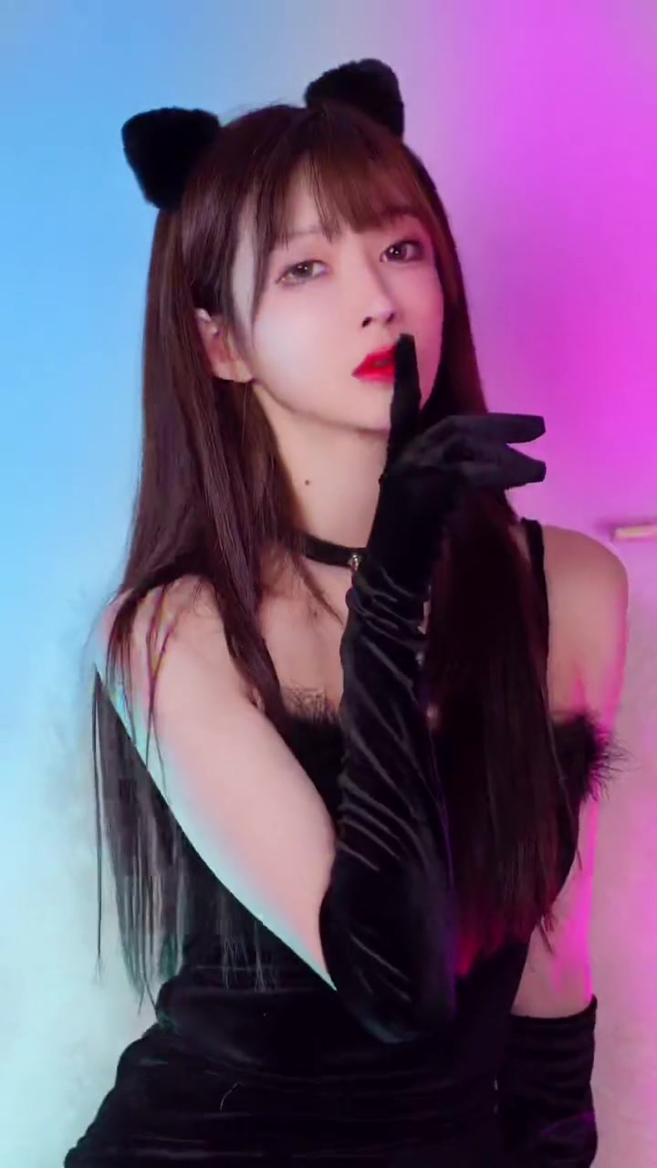 每日戒色打卡小猫咪能有什么坏心思呢master变装王羽杉