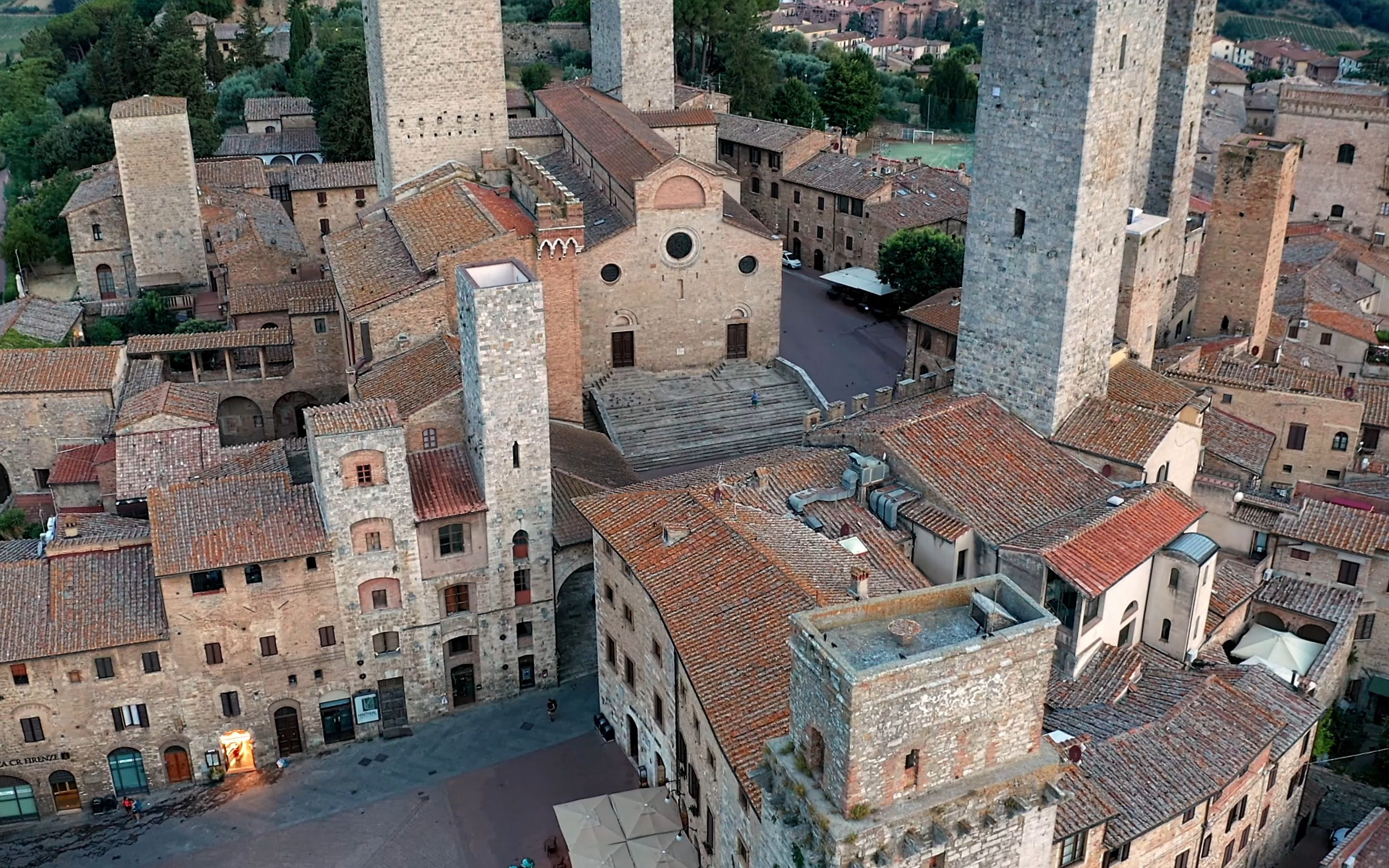 时间之城:探索意大利圣吉米尼亚诺的中世纪魅力