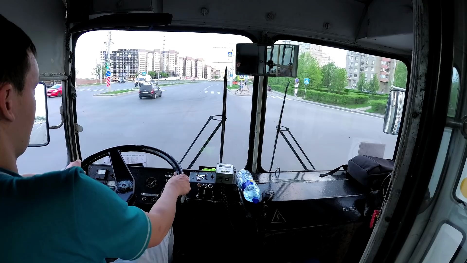 【前方展望 pov 60fps】俄罗斯无轨电车 ziu 682 地点:切博克萨雷