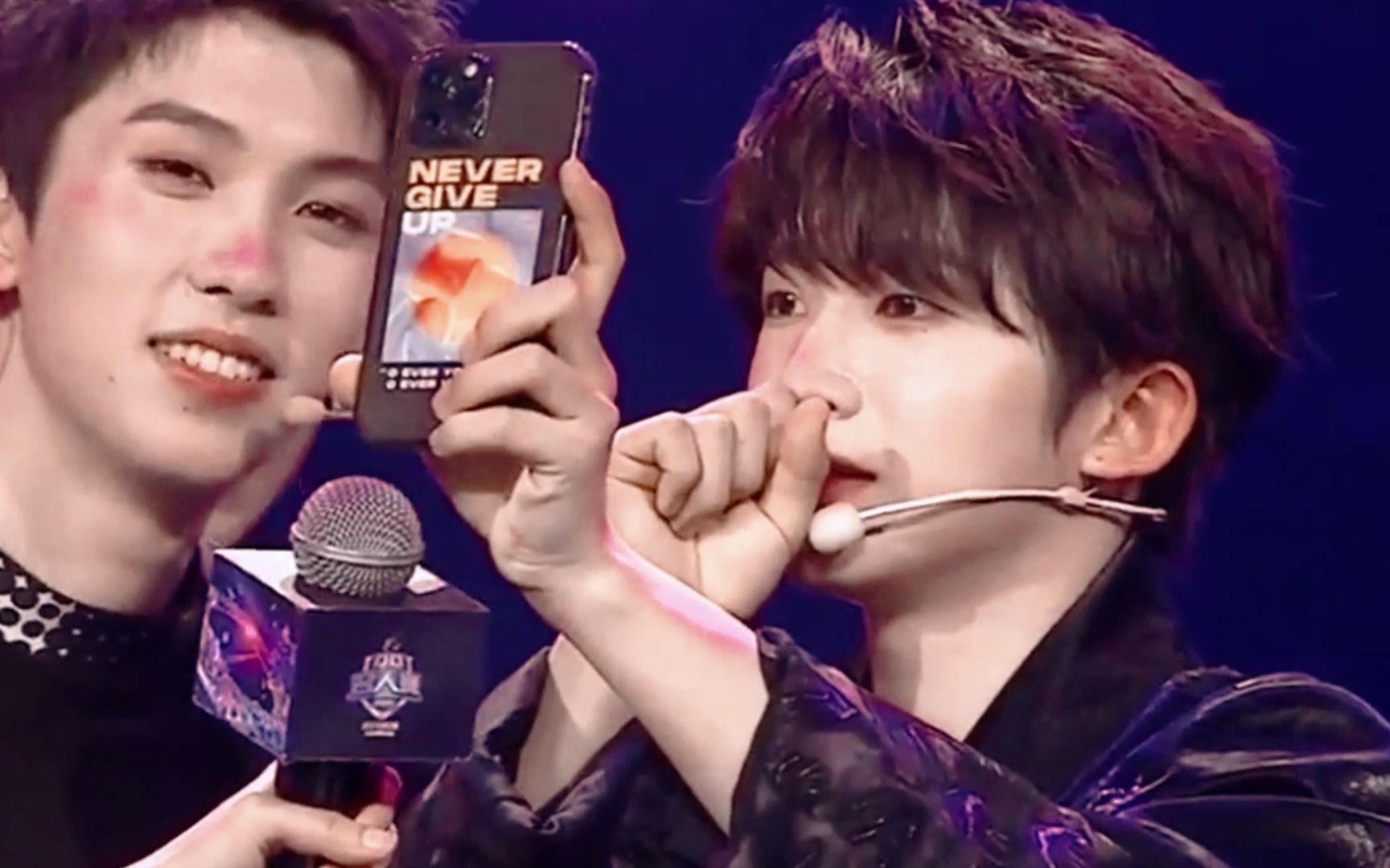 ak刘彰刘宇你什么时候回来嘛想你啦啊啊啊直球鸭这你都不磕我都嗑拉了