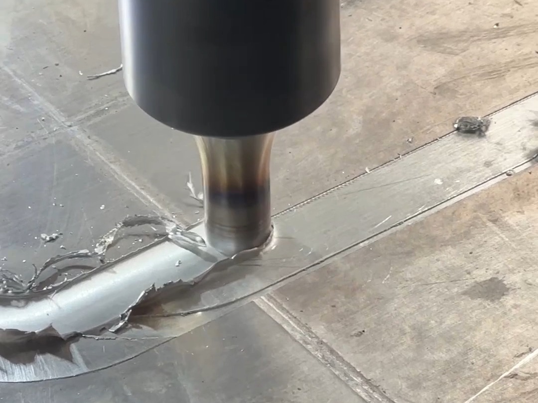 科鼎鑫水冷板搅拌摩擦焊机