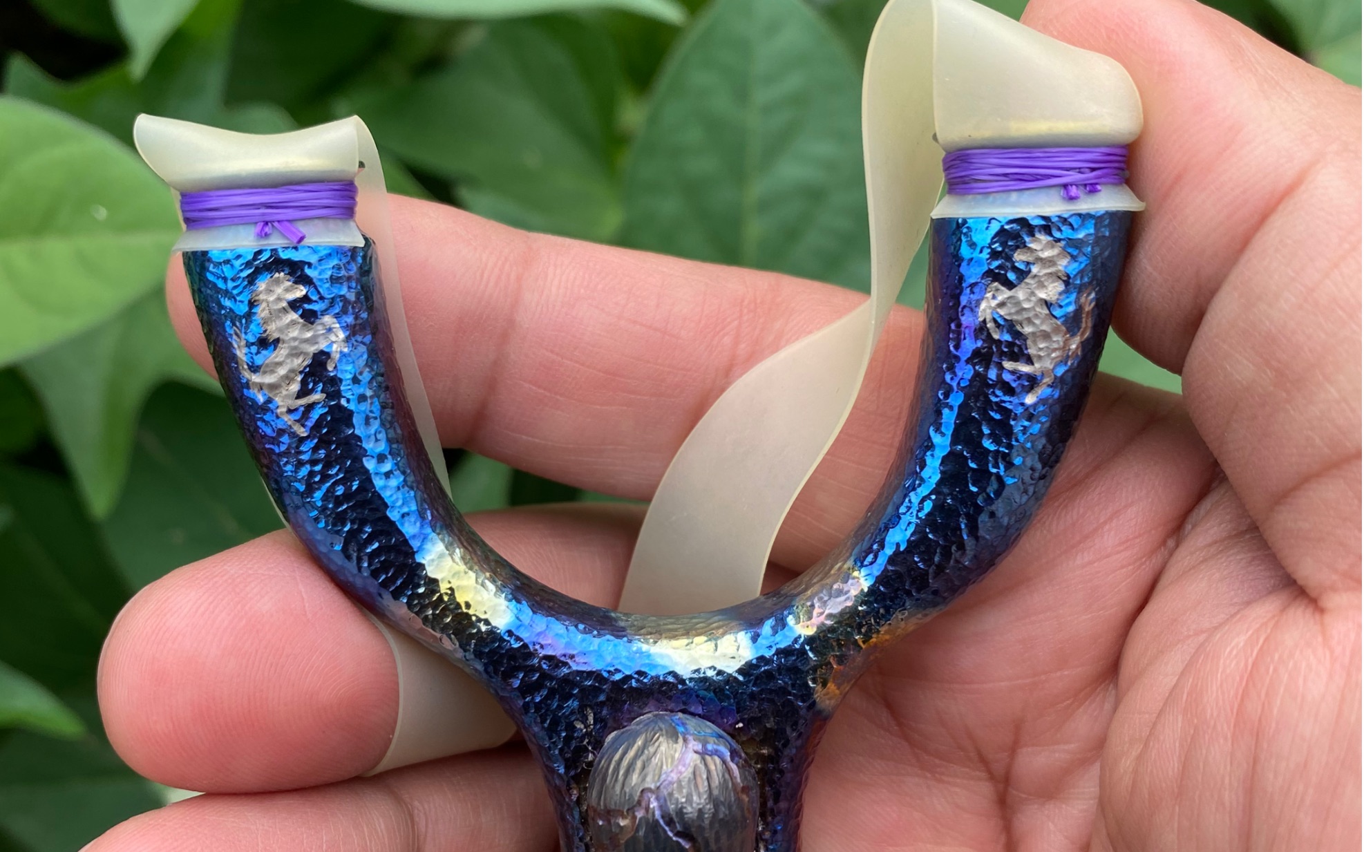 钛合金弹弓表面处理 edc 阳极氧化加烧色处理后期激光打马