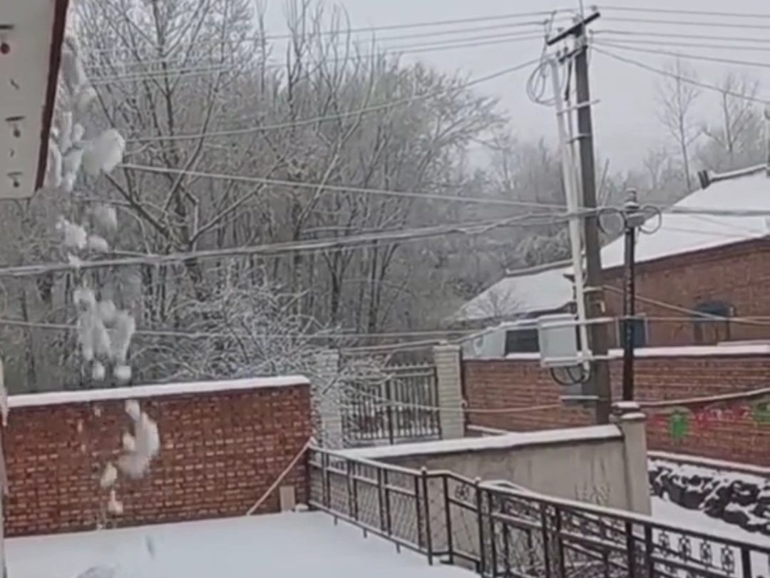 河北承德多地普降大雪!没错就是今日,雪厚近一尺哔哩哔哩bilibili