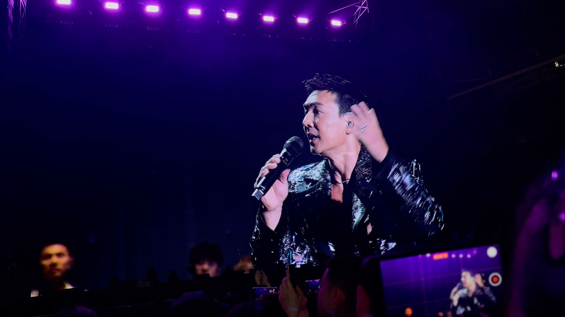 20231015周杰伦嘉年华巡演上海站-刘耕宏出场 1943(胖伦跟刘教练的