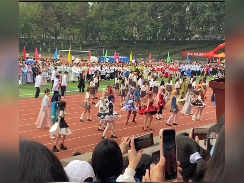 在短视频平台,重庆工商大学唯一破百万点赞量的视频哔哩哔哩bilibili