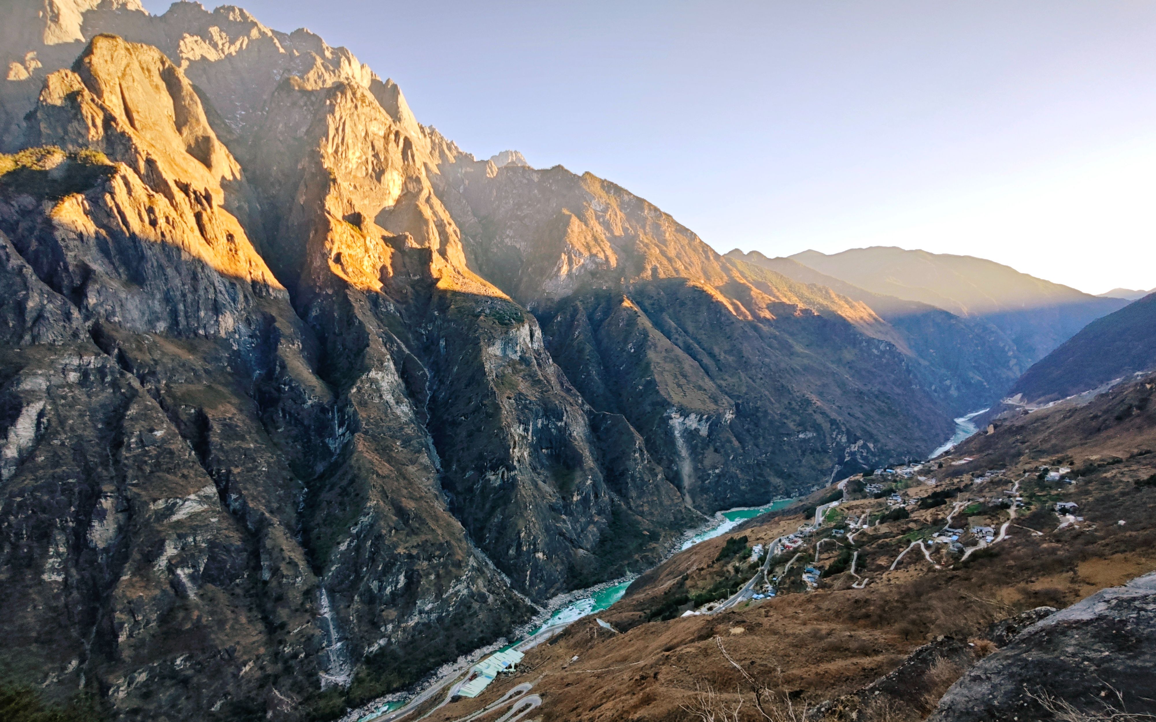 虎跳峡高路徒步