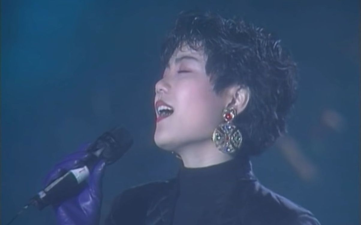 [图]怀旧经典丨傻女-王菲(1989年现场live)