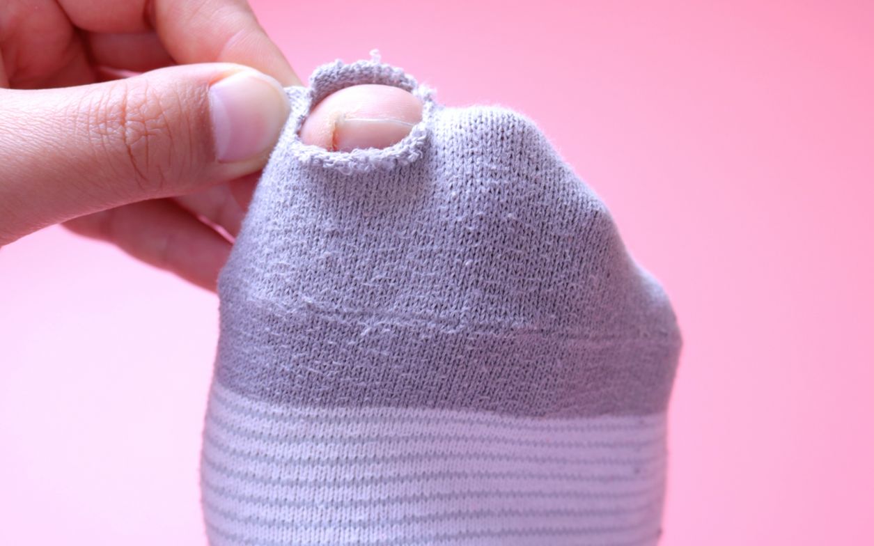 原来破洞袜子还能这么补简单2步完美修复一点也看不出痕迹