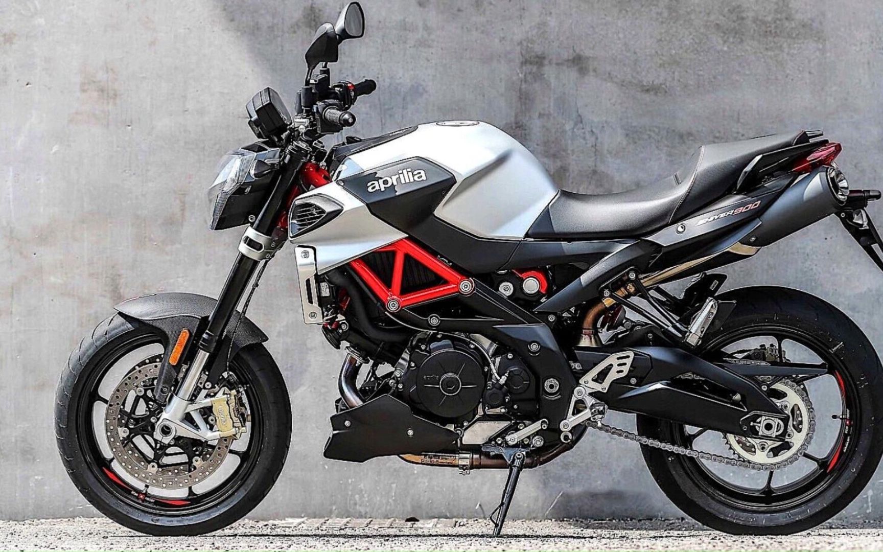 阿普利亚大排量v2街车申报国内外观专利