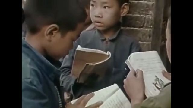 珍贵影像:上世纪七十年代初,人民公社时期农村小学的读书场景,从视频中可以看出当时农村孩子对知识的无限渴望!哔哩哔哩bilibili