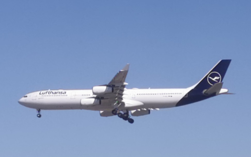 汉莎航空a340-313x(注册号:daigl)落地pek 01