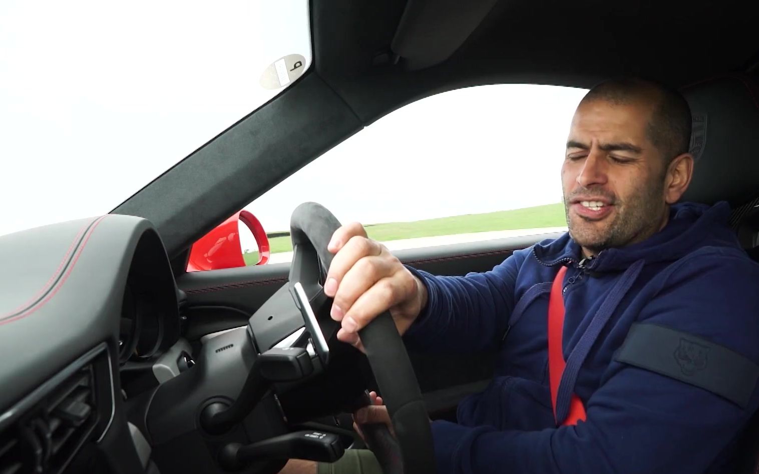 【topgear】猴子哥狂造全新保时捷911gt3,轮胎直接给干脱皮!