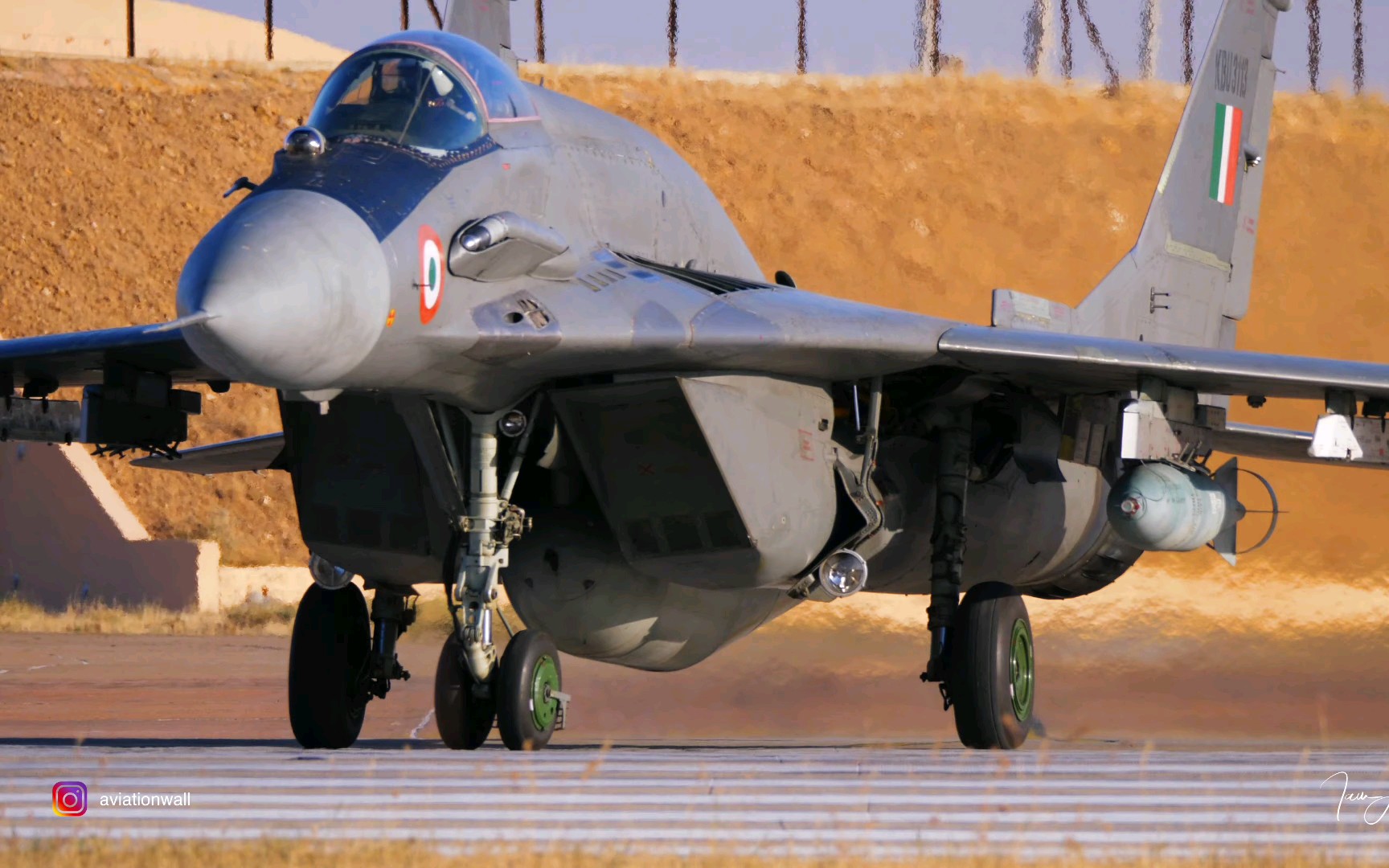 【军事】印度空军米格-29upg战斗机起飞