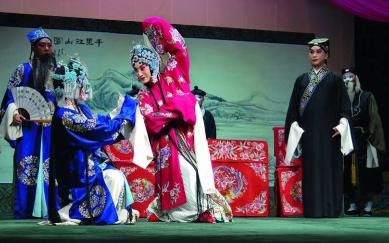 张火丁《锁麟囊》返场红梅赞_哔哩哔哩_bilibili