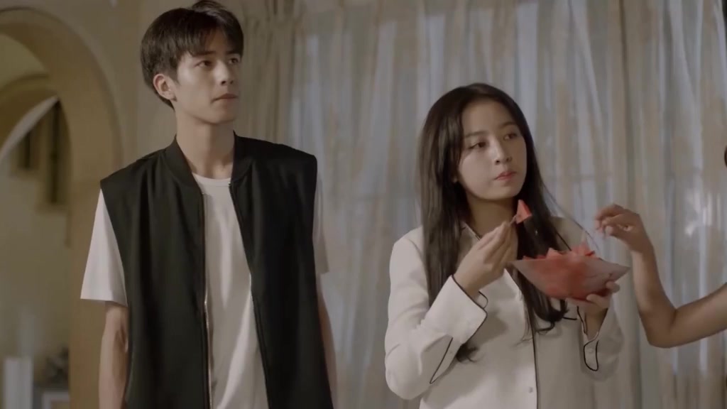 逐帧我与你的光年距离91雪姬顾世一cut周雨彤宋威龙