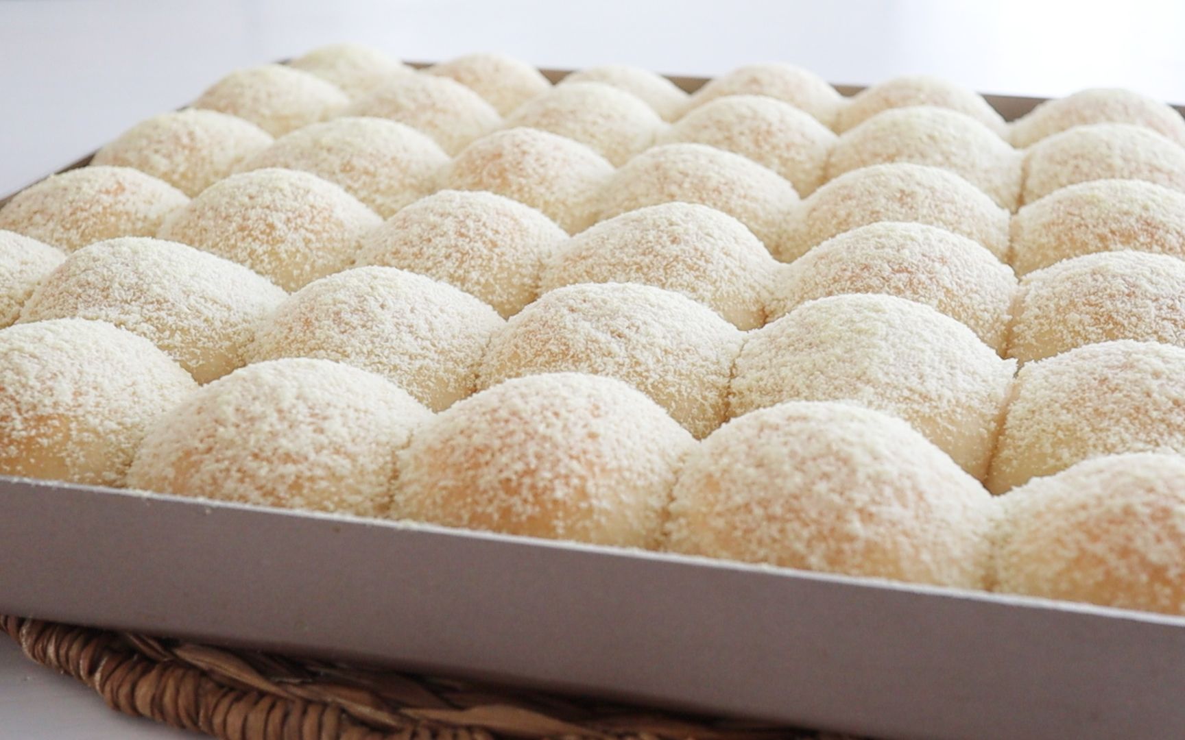 像棉花一样蓬松柔软(不含鸡蛋!不含黄油)简单配方制作牛奶珍珠面包