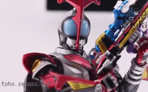 Download Video: S.H.Figuarts 真骨雕 假面骑士 甲斗 超越形态 Kamen Rider Kabuto Hyper Form