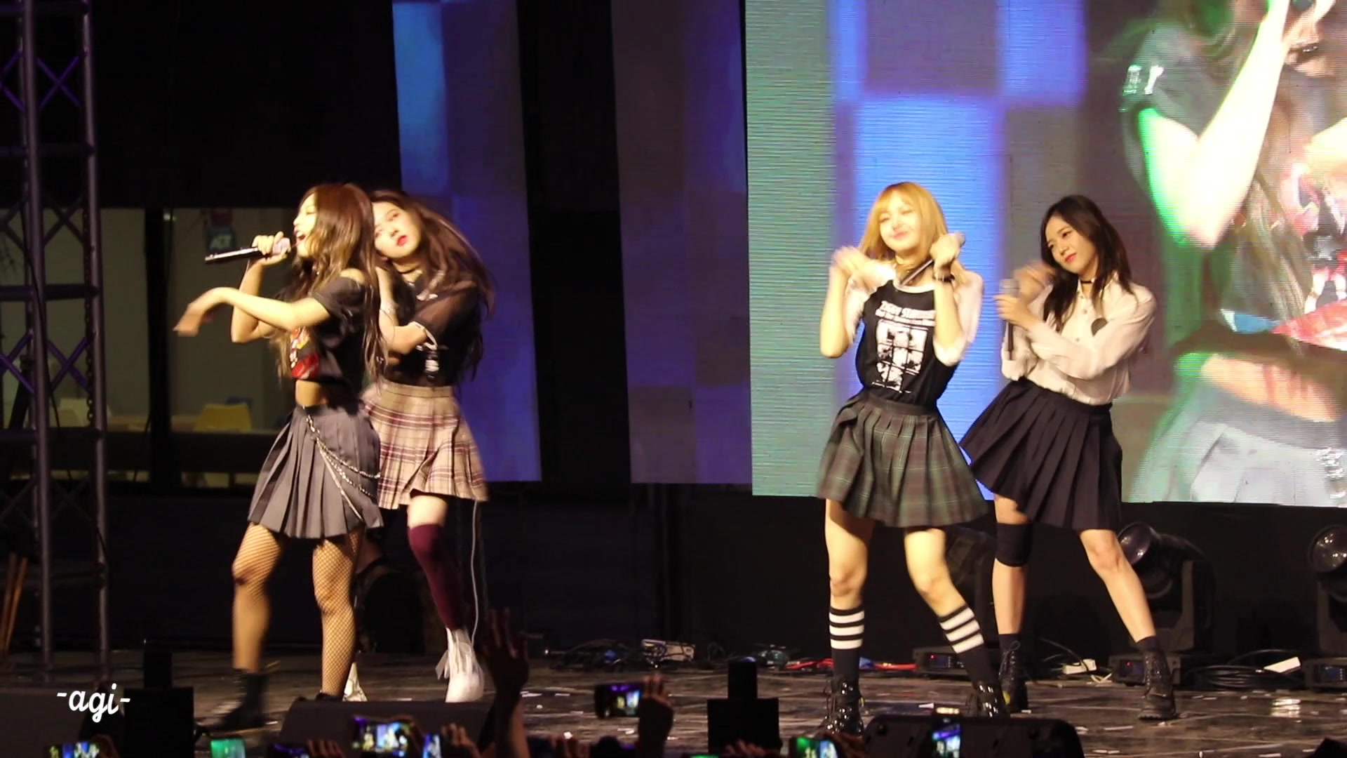 170516 韩国建国大学校庆 blackpink 《whistle》口哨歌_哔哩哔哩 (゜