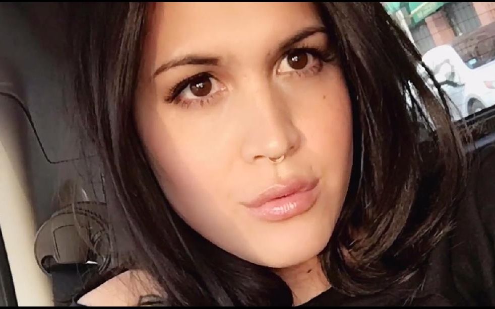 一年激素治疗后小伙变成美女跨性别男变女