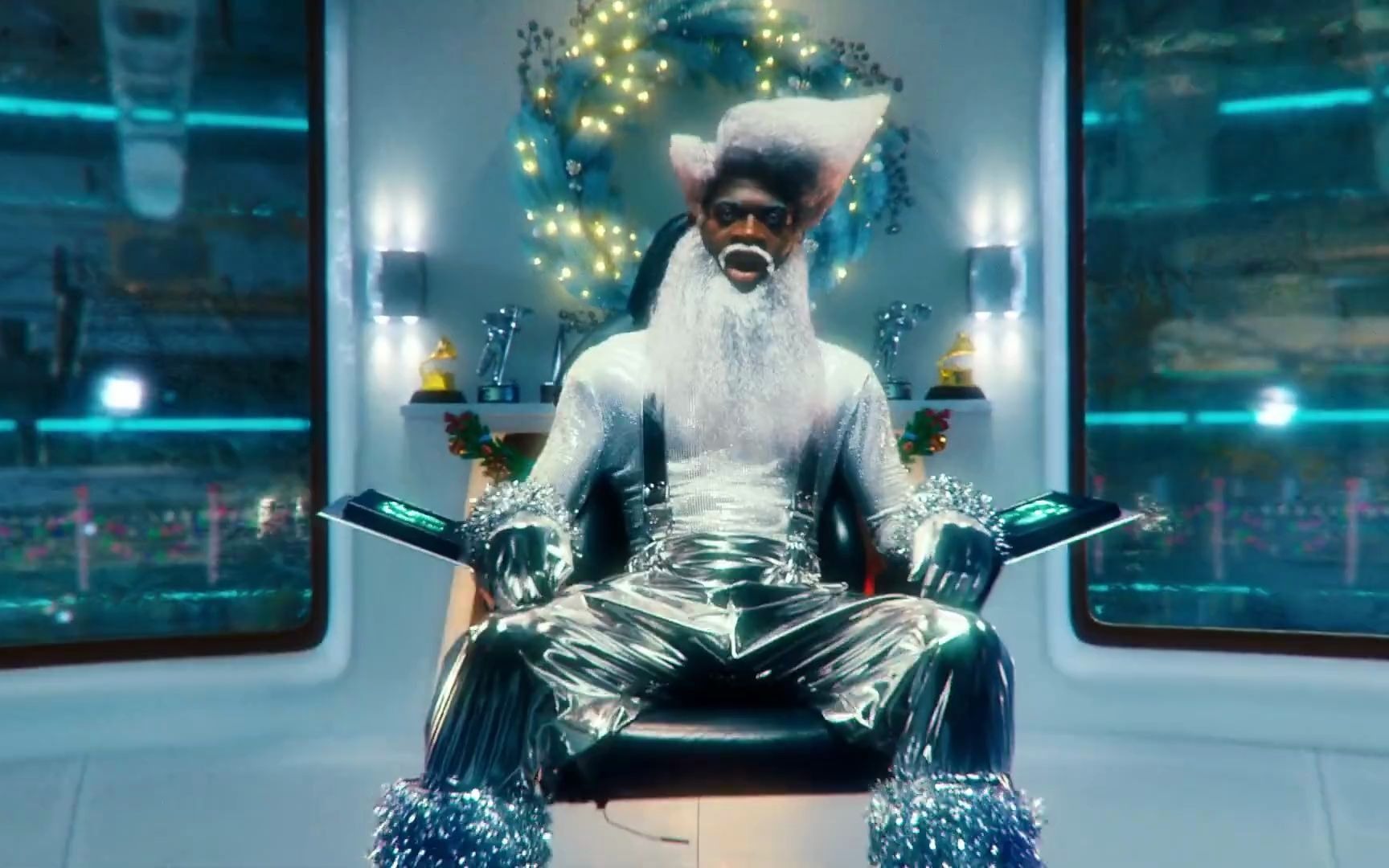 lilnasx强势回归新单holiday