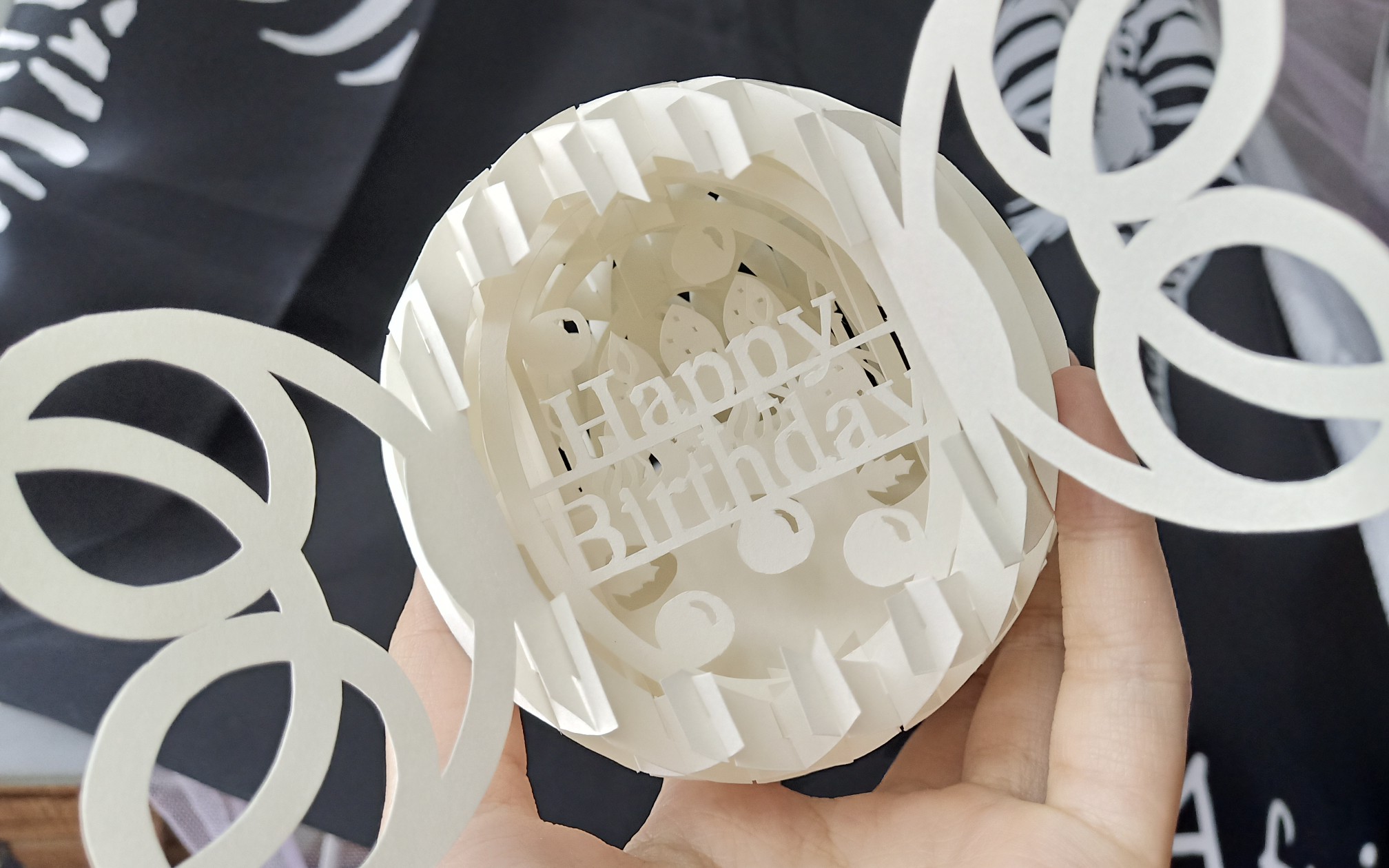 球形纸雕制作展示