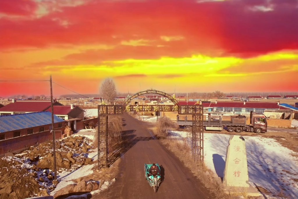 大石桥旗口镇腰会后会村航拍摄影雪后村庄美景动起来