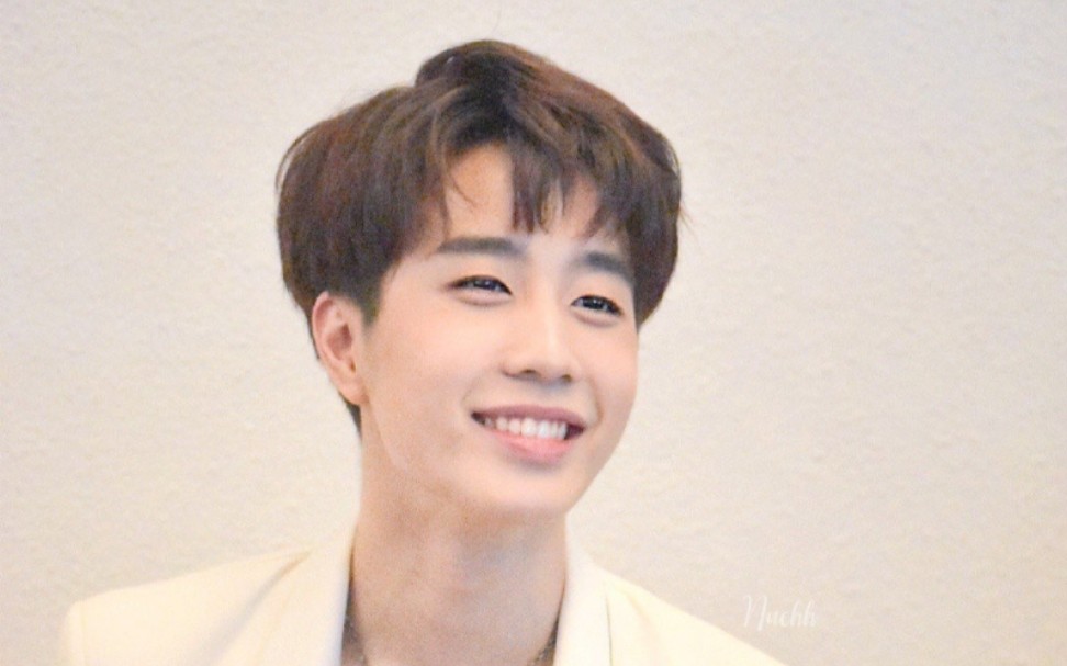 best贝贝戴口罩跳舞我们慢吞吞的颜值是口罩都遮不住的真的好可爱哦